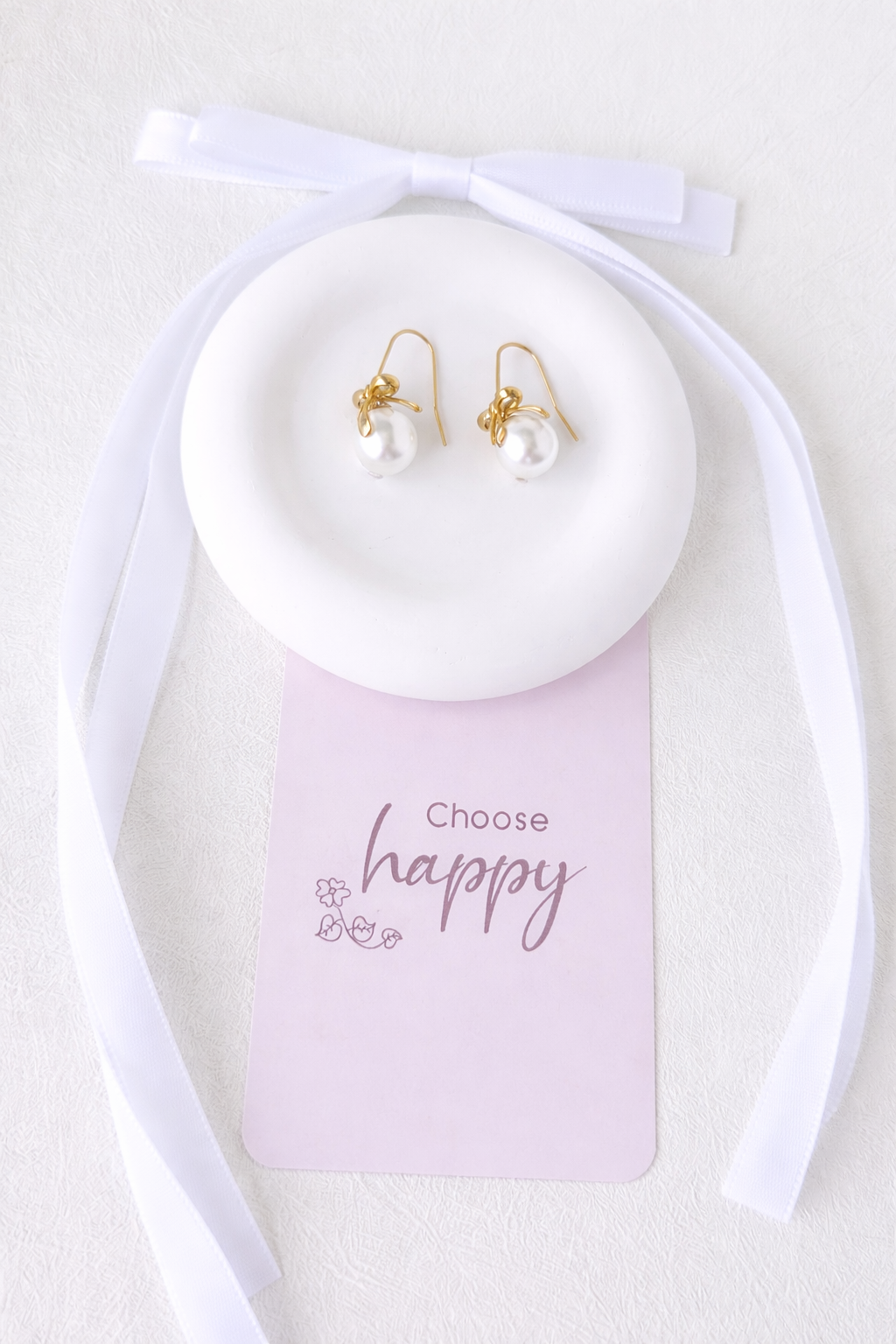Bow + white pearl earrings 18k gold